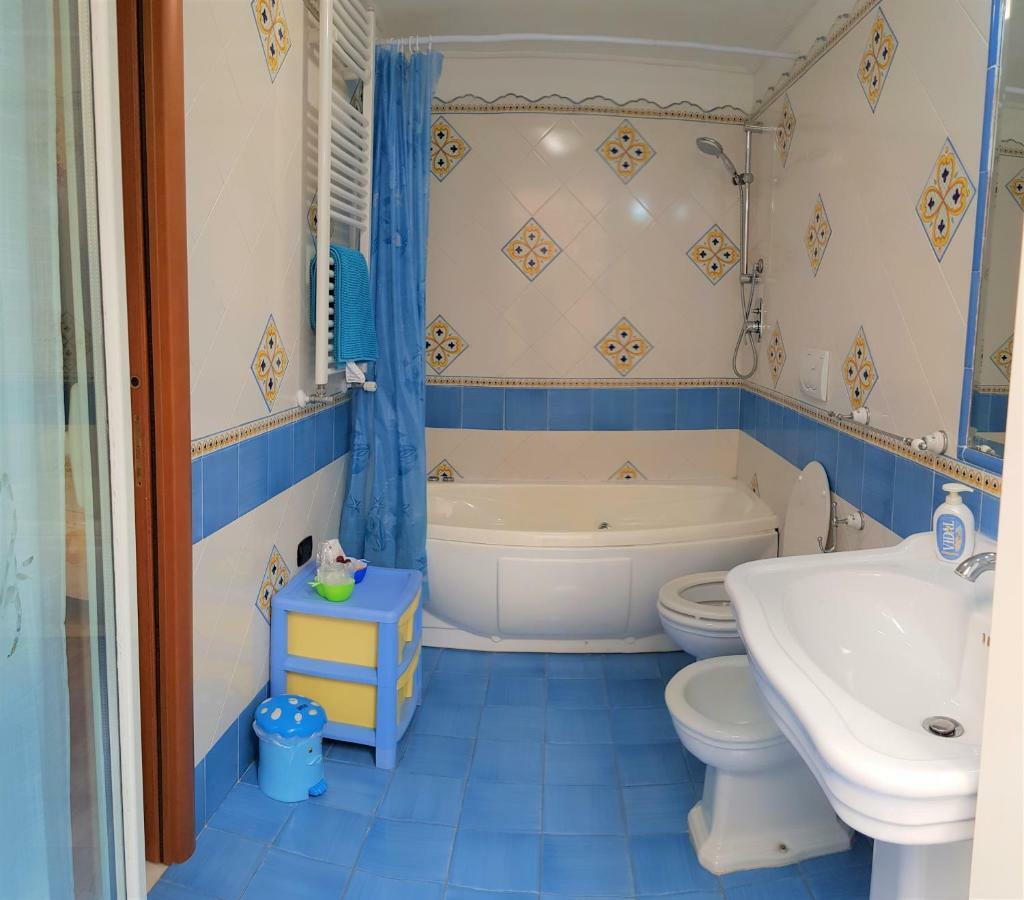 B&B Teresella Наполи Екстериор снимка